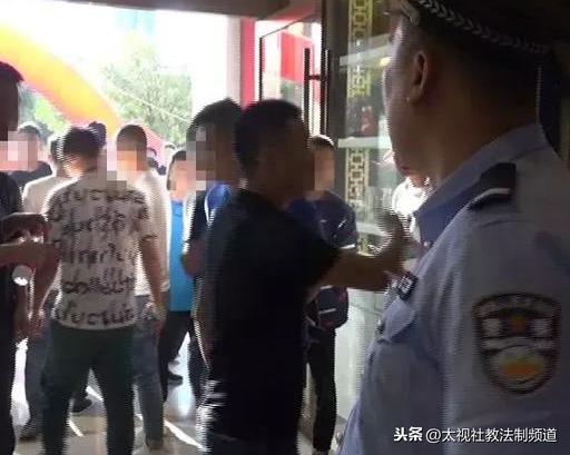 政府銷毀電動車背后的故事，小巷神秘小店的命運揭秘