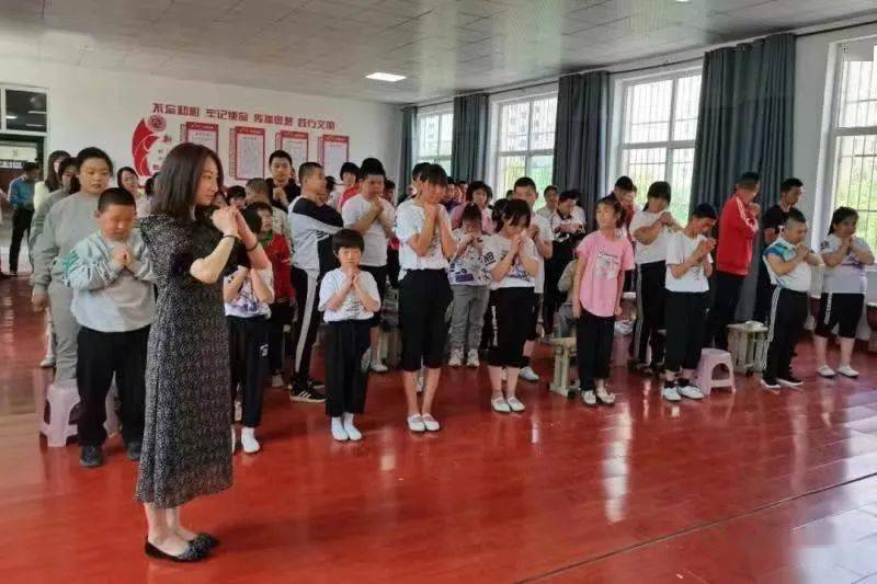 亞盛集團最新動態(tài)，小巷中的獨特風味探索之旅
