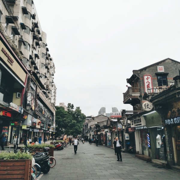 廖海保最新動態(tài)揭秘，小巷深處的獨特風味探秘之旅