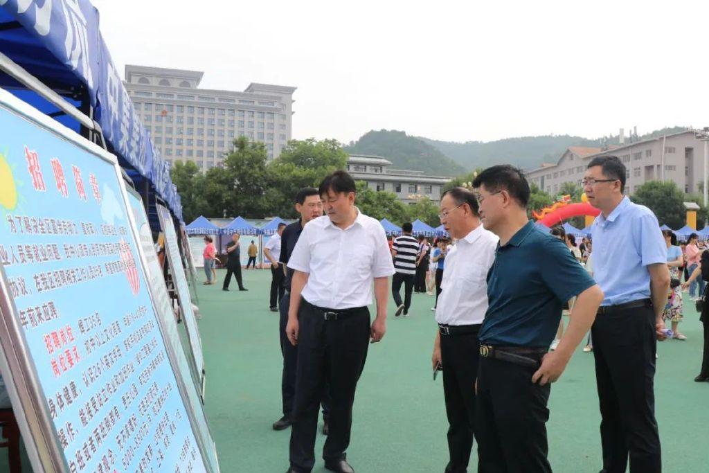 安塞招聘最新信息一網(wǎng)打盡，時代招聘舞臺亮相